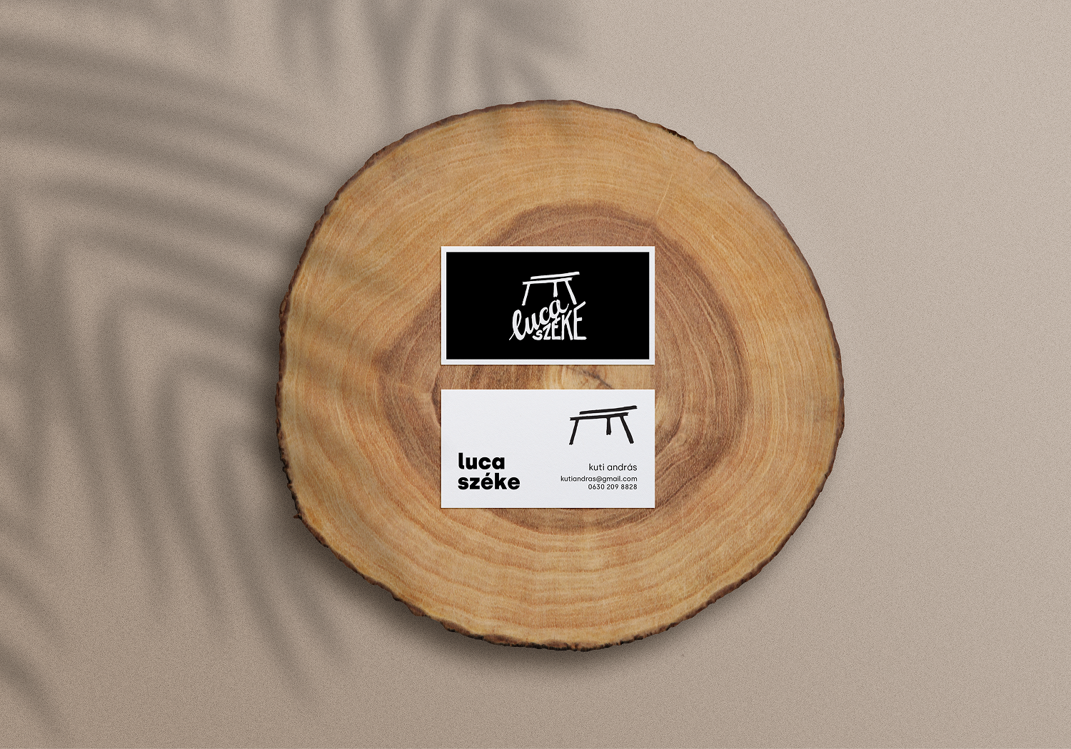 business-card-mockup-on-wooden-stump 2